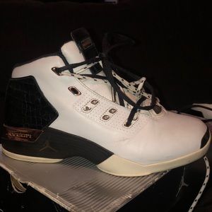 Air Jordan’s XVII + sneakers